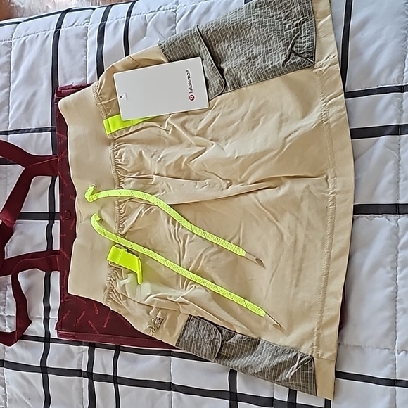 lululemon athletica Dresses & Skirts - * NWT Lululemon Multi-Pocket Cargo HR Hiking Skirt - Prosecco Tan - Size 2